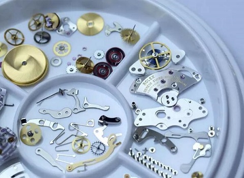 泰格豪雅手表坏了怎么修（泰格豪雅指针晃动）