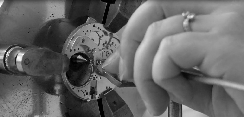 泰格豪雅手表维修价目表（泰格豪雅机械表无法上链）